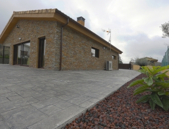 Smart Homes casa prefabricada acabado aplacado piedra en Collbató