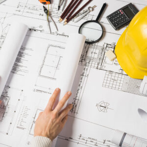 https://www.smarthomes.es/wp-content/uploads/2025/05/crop-architect-opening-blueprint-1-300x300.jpg